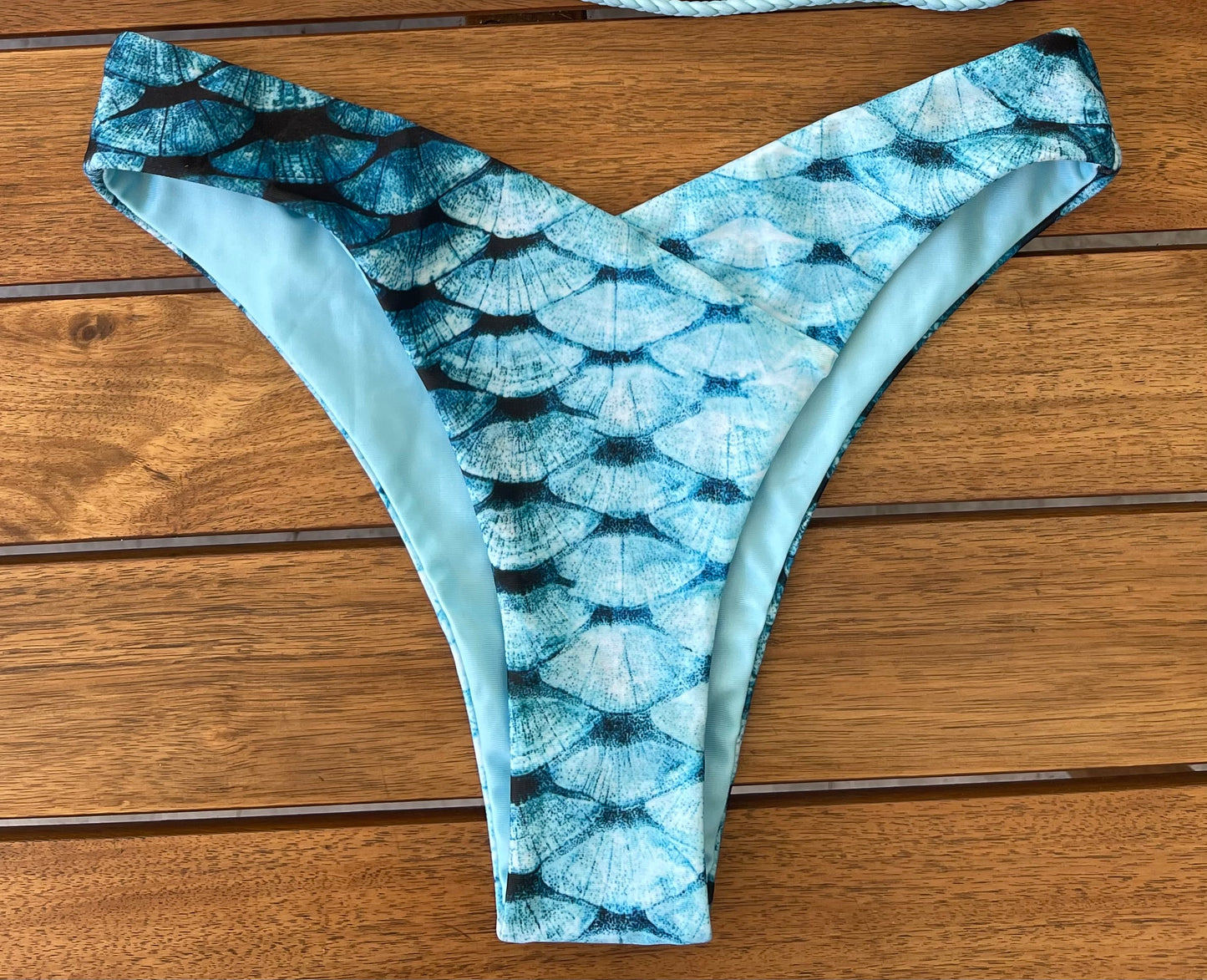 Sustainable V-Ola bottoms