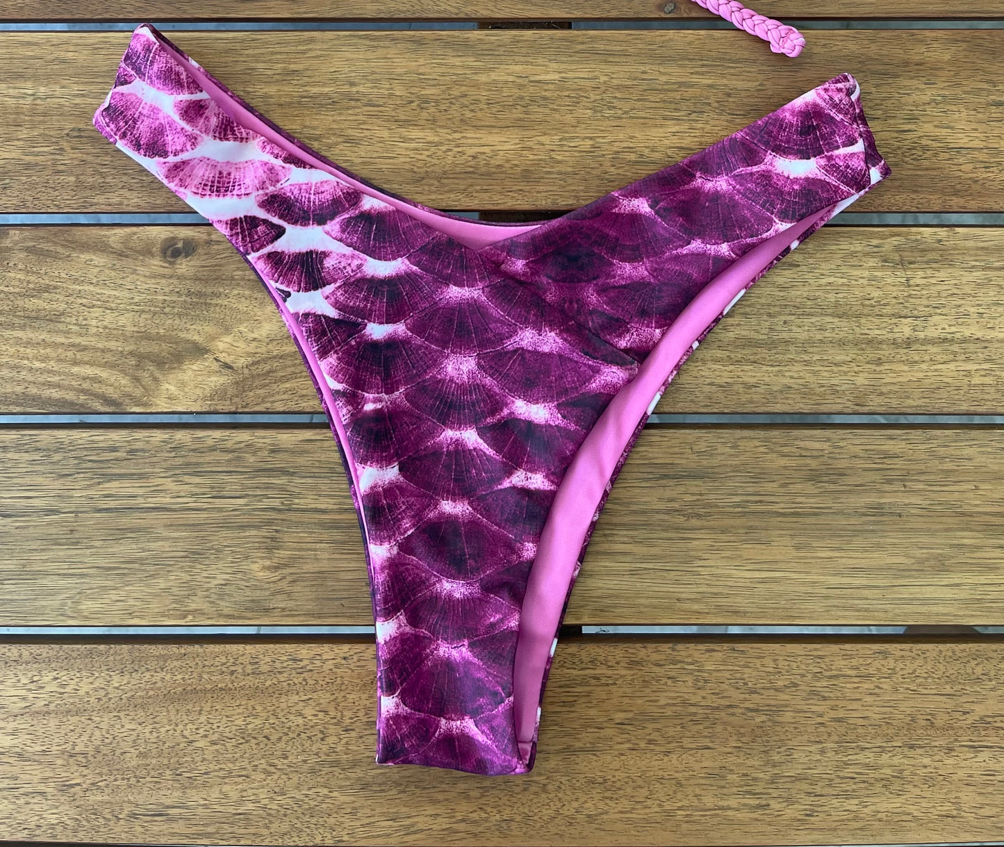 Sustainable V-Ola bottoms