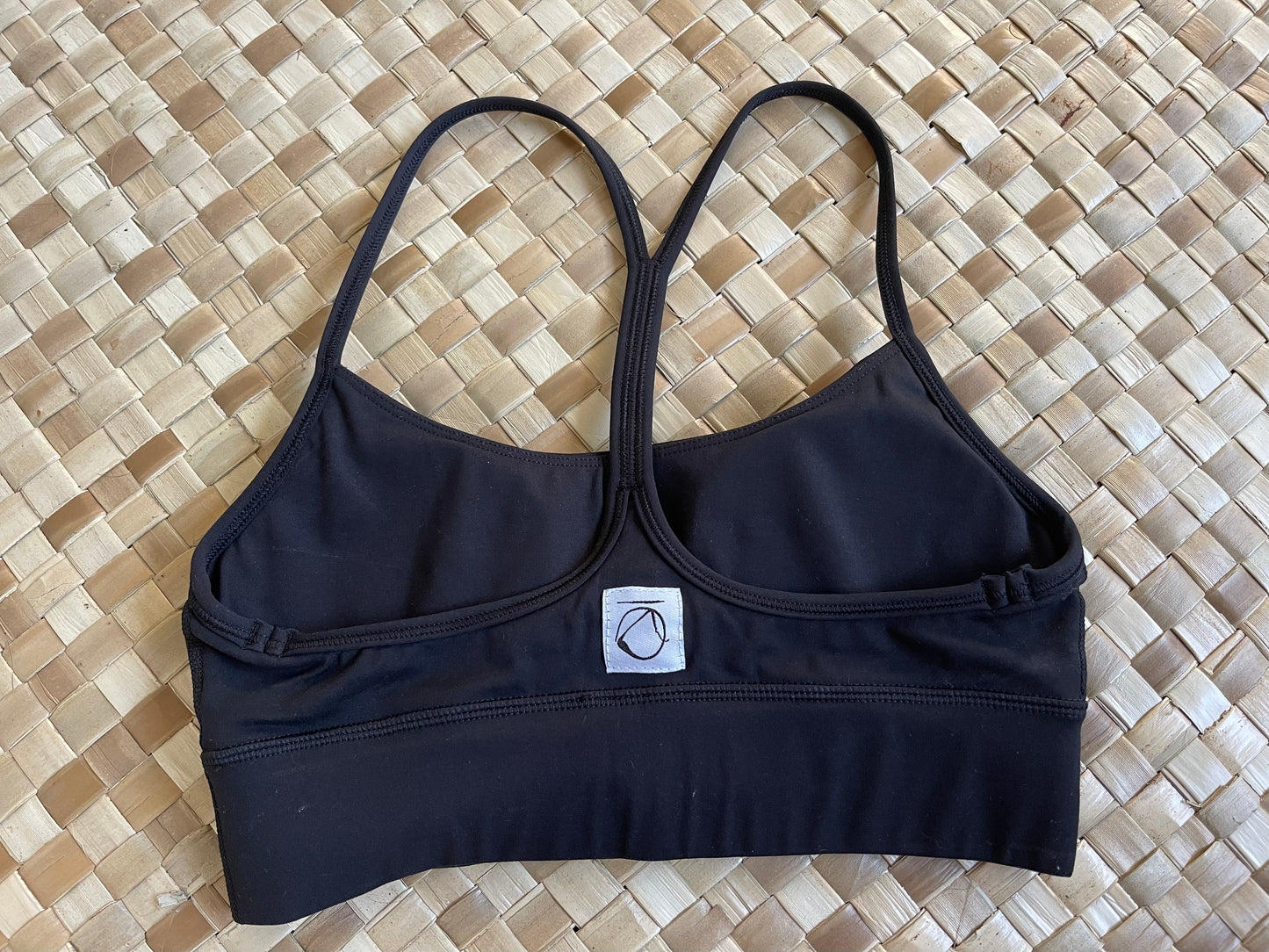 Huelo sports bra