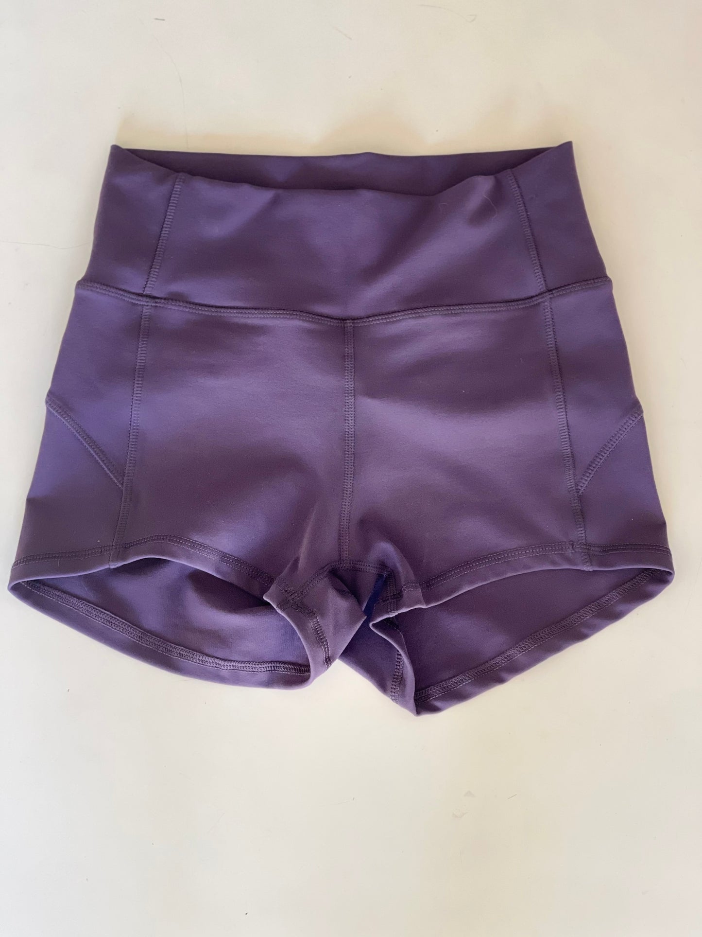 Manō yoga shorts